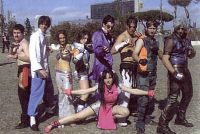 Un gruppo di cosplayer Un gruppo di cosplayer<br><i>(c) aventi diritto</i>